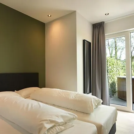 Heide Hoeve Hoekwoning Met Hottub | 6 Personen بيت للعطل