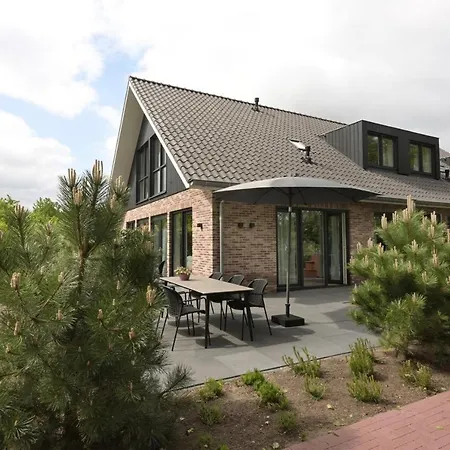 Holiday home Heide Hoeve Hoekwoning Met Hottub | 6 Personen *